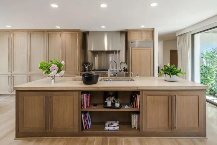 823 La Mesa Drive, Portola Valley, California 94028