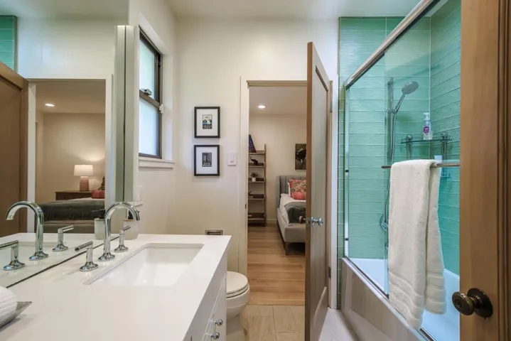 823 La Mesa Drive, Portola Valley, California 94028