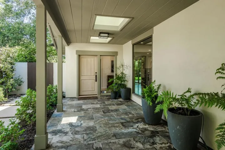 823 La Mesa Drive, Portola Valley, California 94028