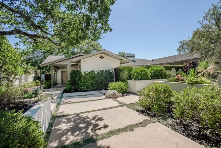 823 La Mesa Drive, Portola Valley, California 94028