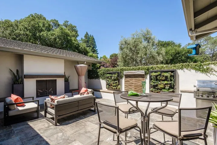 823 La Mesa Drive, Portola Valley, California 94028