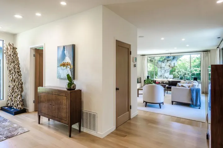 823 La Mesa Drive, Portola Valley, California 94028