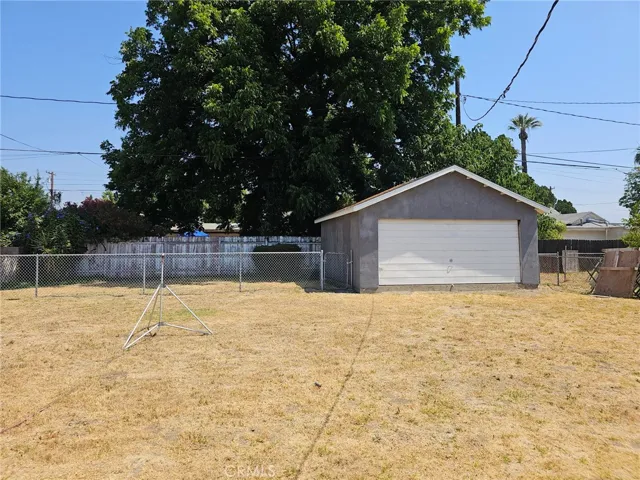 Detached 2 car garage