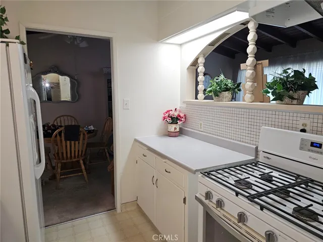 additional kitchen picture