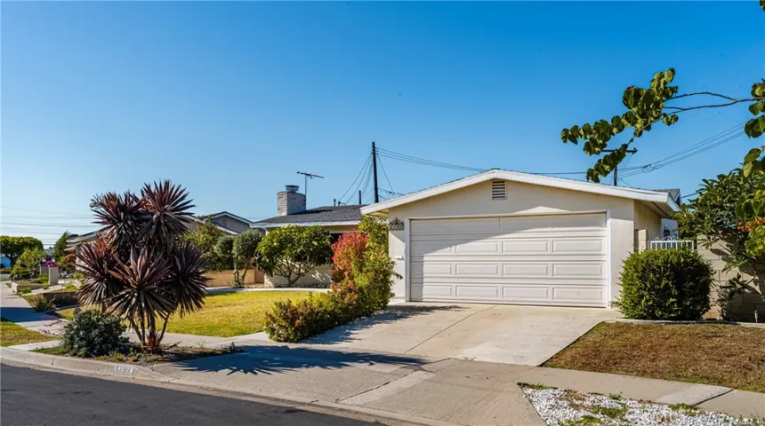 3288 Arizona Lane, Costa Mesa, California 92626
