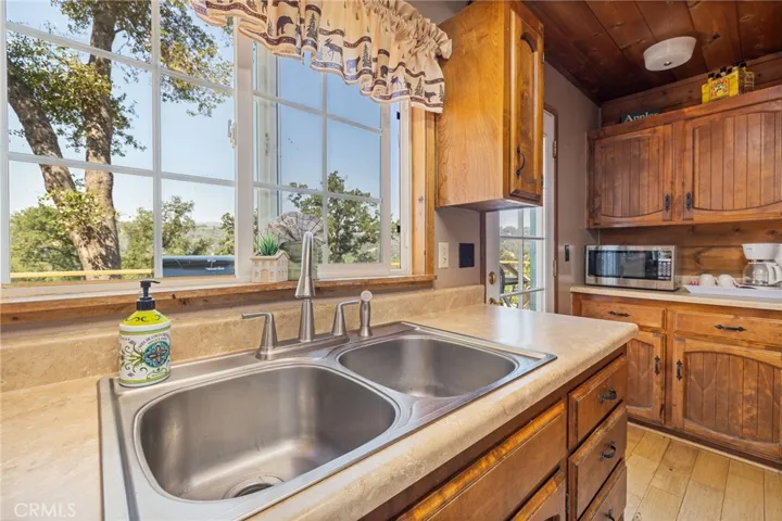 43581 Peterson Creek Road, Ahwahnee, California 93601
