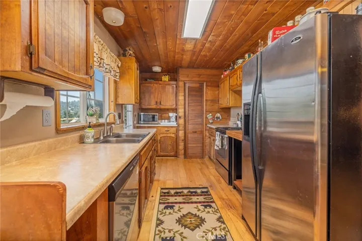 43581 Peterson Creek Road, Ahwahnee, California 93601
