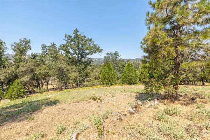 43581 Peterson Creek Road, Ahwahnee, California 93601