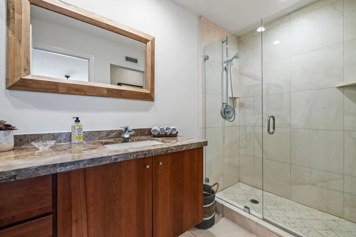 Guest Bath 1