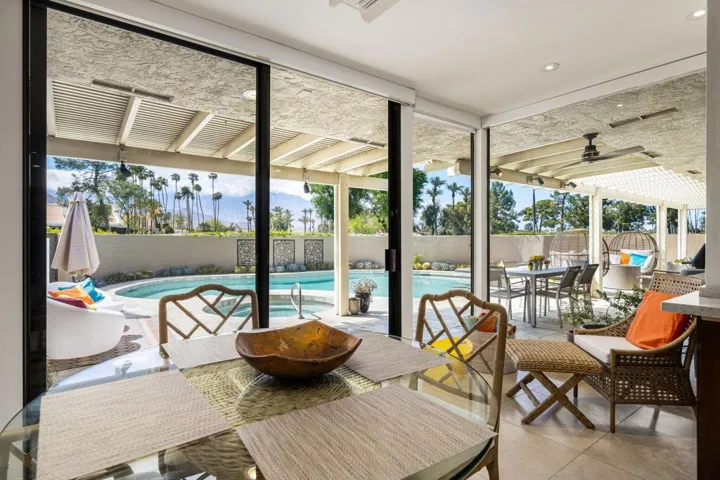 Breakfast Nook on the View