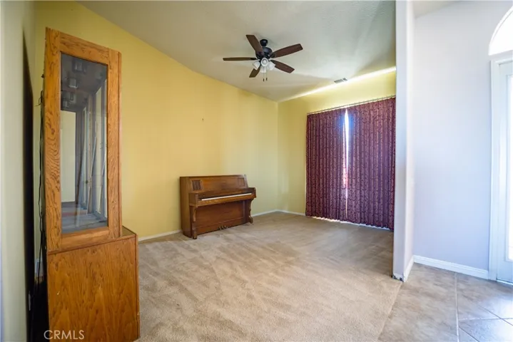 9075 E Primavera Road, Pinon Hills, California 92372