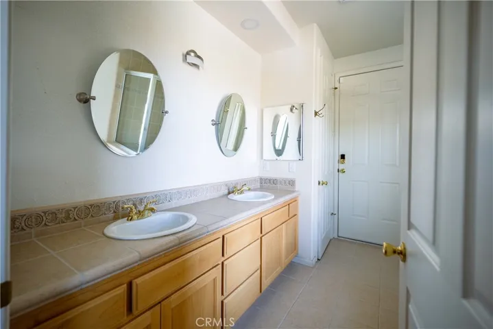 9075 E Primavera Road, Pinon Hills, California 92372