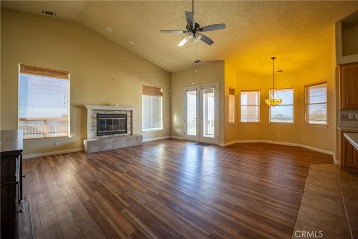 9075 E Primavera Road, Pinon Hills, California 92372