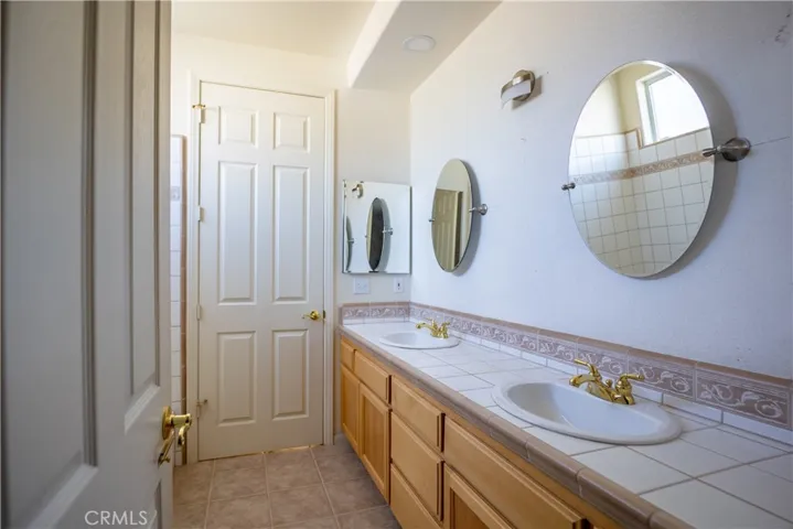 9075 E Primavera Road, Pinon Hills, California 92372