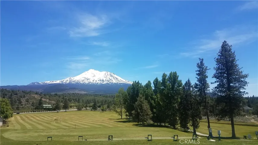 Nearby, Lake Shastina Golf Resort with Sunset Bar & Grill (aka 19th hole).