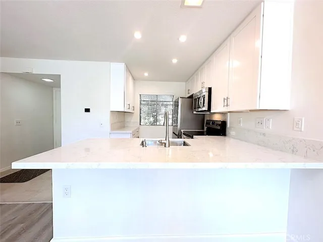 80 Lakepines, Irvine, California 92620