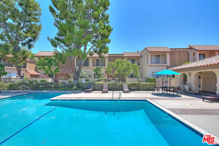19545 Sherman Way 19, Reseda, California 91335
