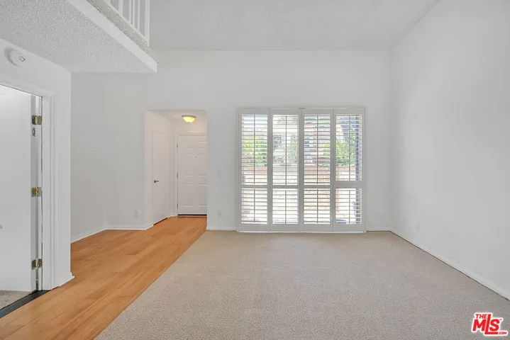 19545 Sherman Way 19, Reseda, California 91335