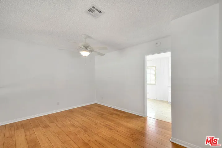 19545 Sherman Way 19, Reseda, California 91335