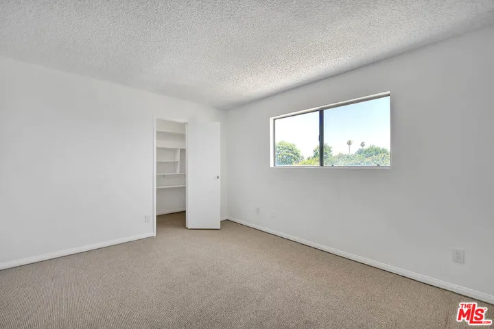 19545 Sherman Way 19, Reseda, California 91335