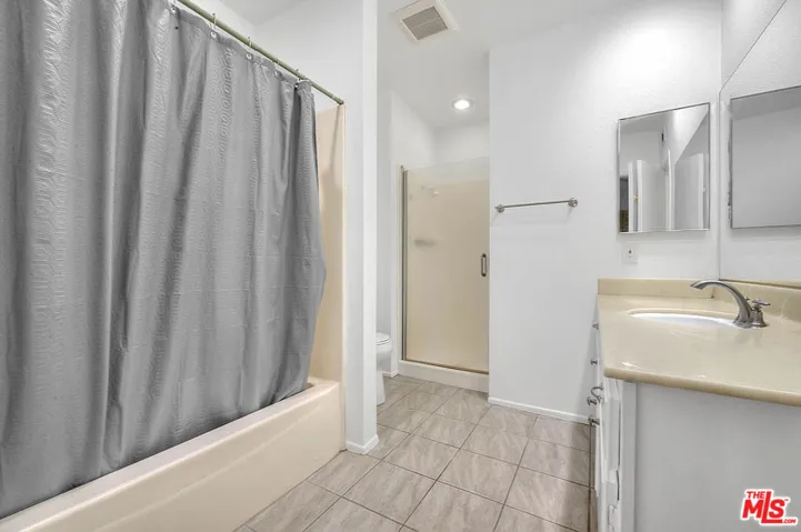 19545 Sherman Way 19, Reseda, California 91335