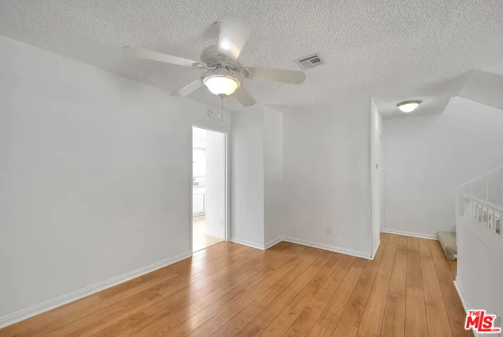 19545 Sherman Way 19, Reseda, California 91335