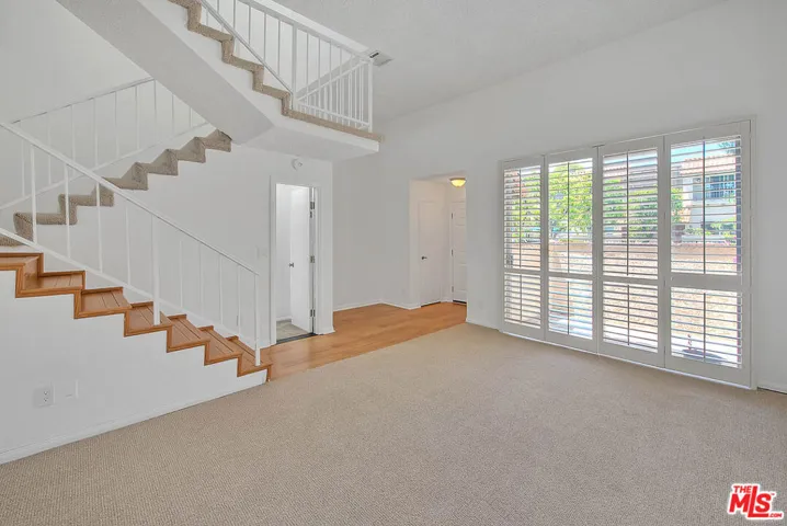 19545 Sherman Way 19, Reseda, California 91335