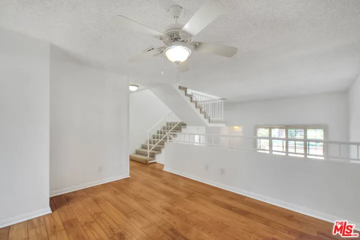 19545 Sherman Way 19, Reseda, California 91335