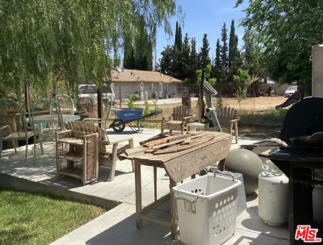 12730 E Avenue V-14, Pearblossom, California 93553