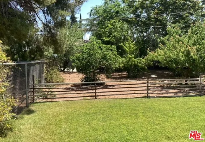 12730 E Avenue V-14, Pearblossom, California 93553