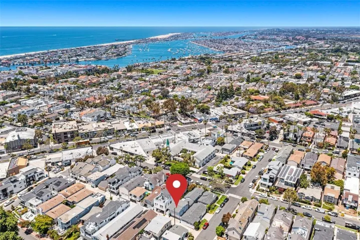 618 Heliotrope, Corona Del Mar, California 92625