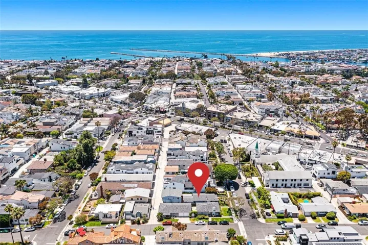 618 Heliotrope, Corona Del Mar, California 92625