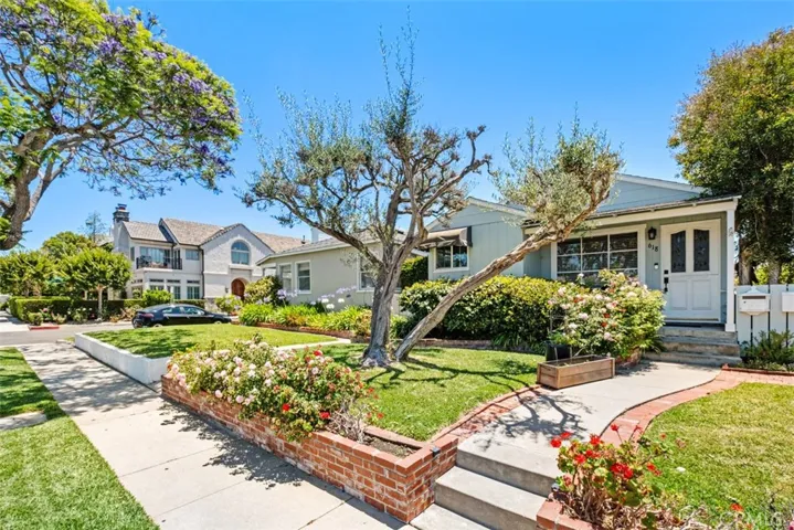 618 Heliotrope, Corona Del Mar, California 92625