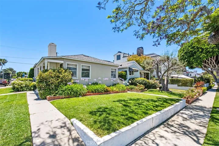 618 Heliotrope, Corona Del Mar, California 92625