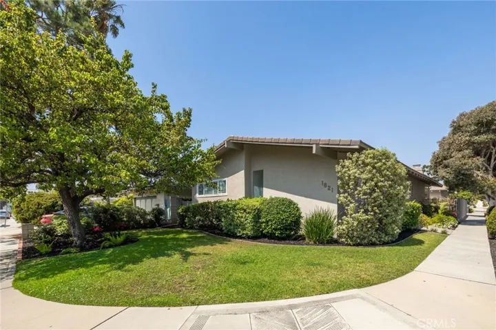 1821 Herrin Street, Manhattan Beach, California 90266