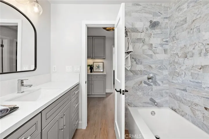 1821 Herrin Street, Manhattan Beach, California 90266
