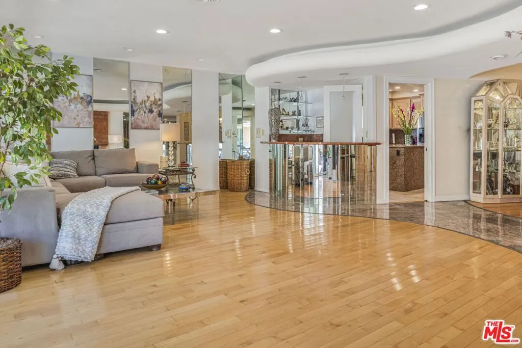 6116 Wooster Avenue, Los Angeles, California 90056 home-pic-5