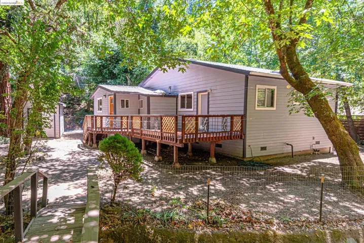 11147 Dell Ave, Forestville, California 95436