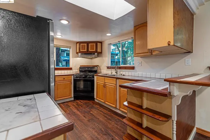 11147 Dell Ave, Forestville, California 95436