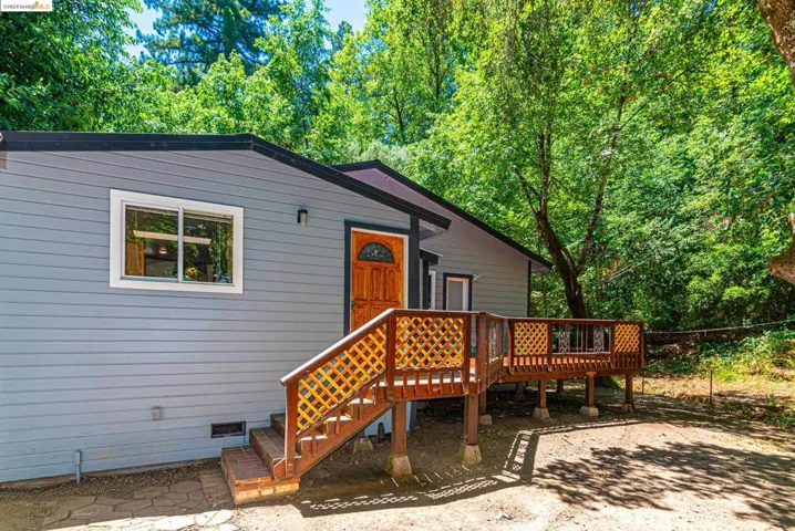 11147 Dell Ave, Forestville, California 95436
