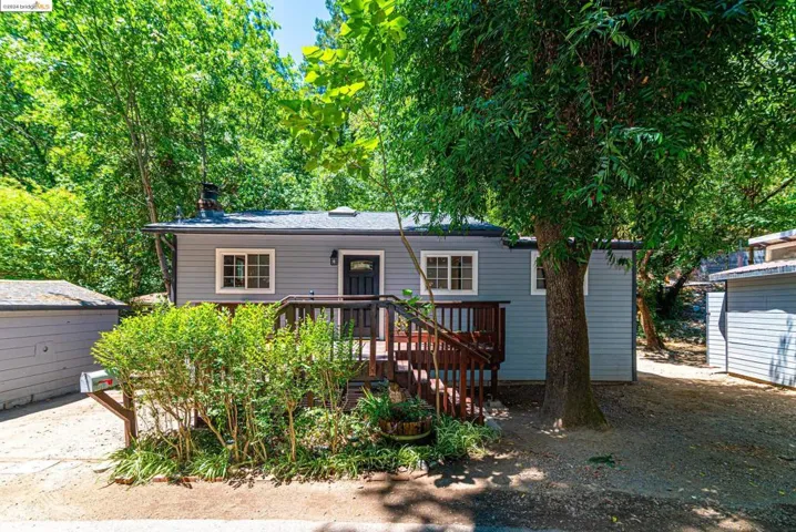 11147 Dell Ave, Forestville, California 95436