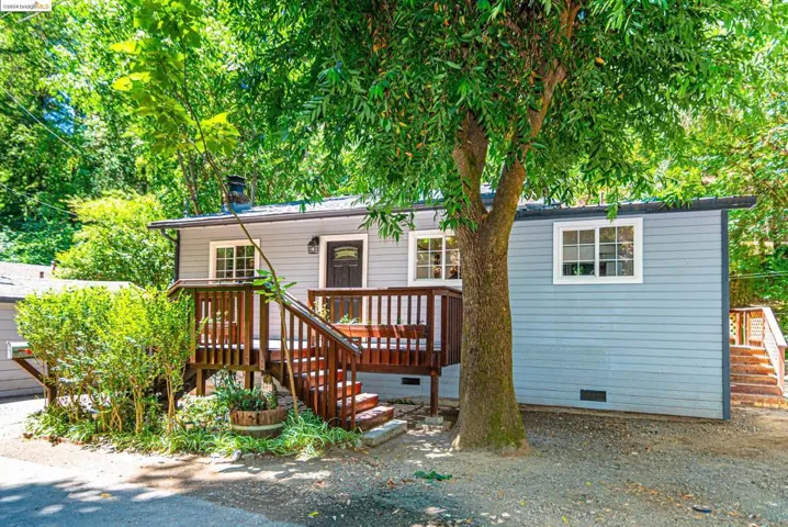 11147 Dell Ave, Forestville, California 95436
