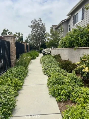 Convenience to Walking Trails