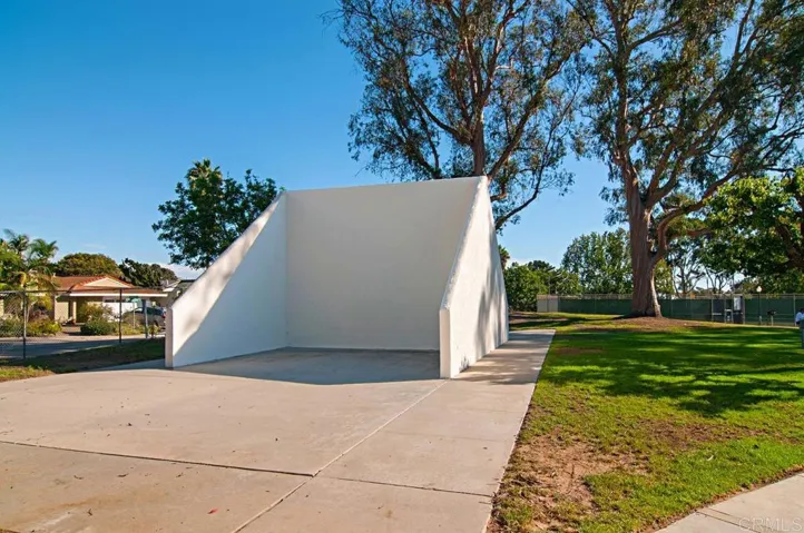 146 Little Oaks Road, Encinitas, California 92024
