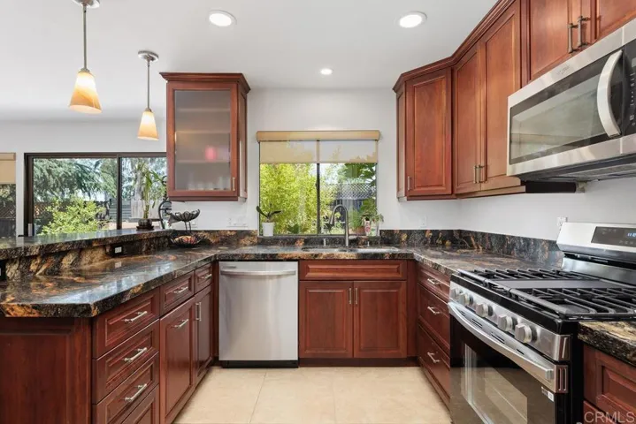 146 Little Oaks Road, Encinitas, California 92024