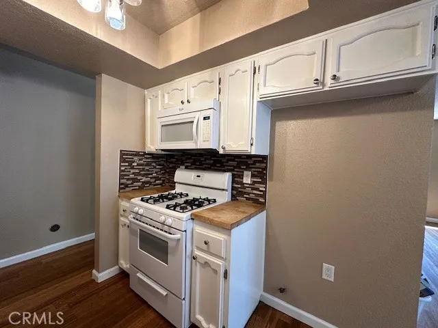 40132 Calle El Clavelito, Green Valley, California 91390