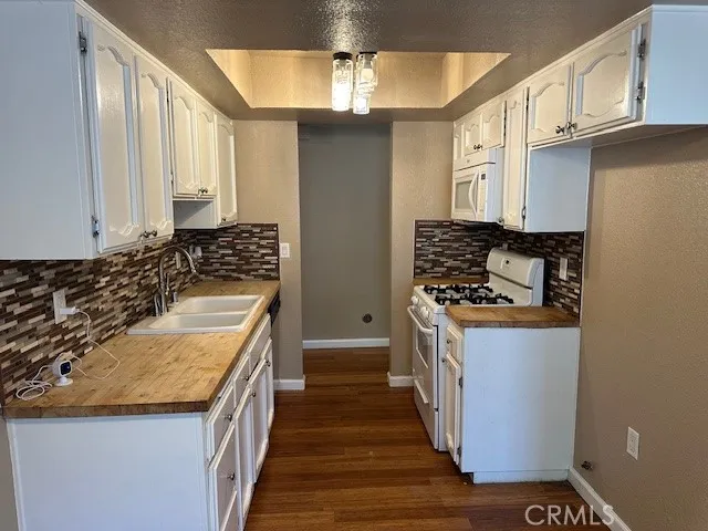 40132 Calle El Clavelito, Green Valley, California 91390