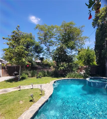 5122 Lindley Avenue, Encino, California 91316