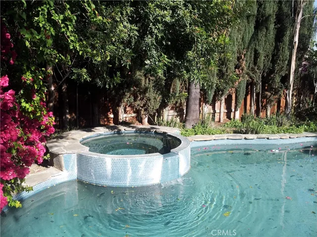 5122 Lindley Avenue, Encino, California 91316