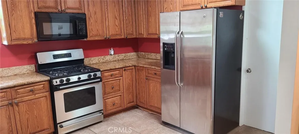 5122 Lindley Avenue, Encino, California 91316